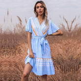 Fließendes Kleid mit Rüschen und Print