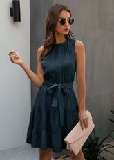 Vestido con cinturón de lazo estilo arrugado