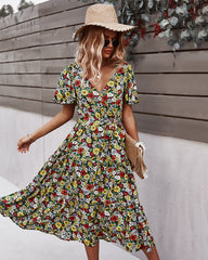 Vestido de verano envolvente con estampado de flores