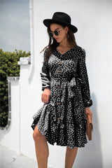Vestido túnica con volantes y botones con estampado de lunares