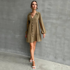 Vestido escalonado con cuello liso