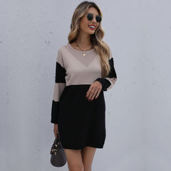 Pulloverkleid mit Farbblock-Ausschnitt