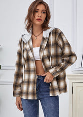 Karierte Button-Down-Jacke mit Kapuze