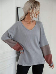 Waffelstrickpullover mit gestreiften Ärmeln