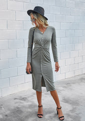 Vestido ajustado con parte delantera torcida