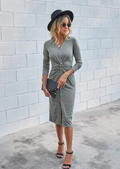 Vestido ajustado con parte delantera torcida