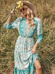 Mehrfarbiges Boho-Kleid mit V-Ausschnitt und Blumenmuster