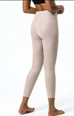 Glänzende und glänzende High Rise 7/8-Leggings