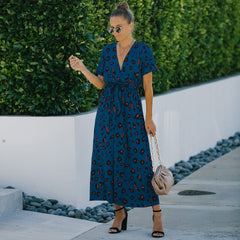 Vestido cruzado con estampado animal en contraste