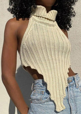 Asymmetrisches, kurzes Rollkragen-Tanktop mit offenem Rücken