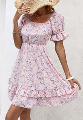 Vestido con detalle de volantes y mangas abullonadas