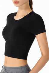 Camiseta corta con contorno