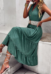 Vestido escalonado con botones y cuello en V