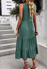 Vestido escalonado con botones y cuello en V