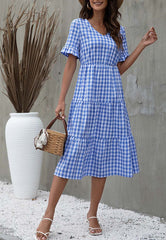 Vestido de cuadros vichy con cuello en V y capas