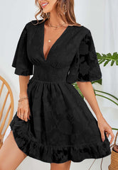 Kleid mit Blumenmuster und geraffter Taille