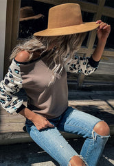 Mehrfarbiger Pullover mit Leopardenmuster und zweifarbigem Muster