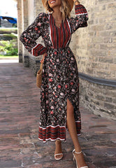 Kleid mit V-Ausschnitt und Schlitz vorne