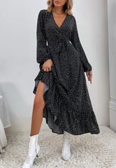 Vestido largo con volantes y lunares