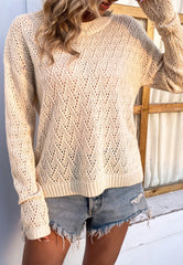 Leichter Pullover aus geometrischem Strick