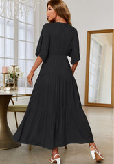 Maxikleid mit tiefem Ausschnitt und Stufen