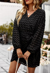 Kleid mit gewelltem, strukturiertem Überlapprock