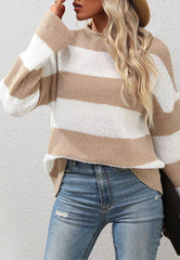 Suéter acogedor a rayas con cuello redondo