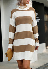 Vestido de suéter a rayas con cuello alto