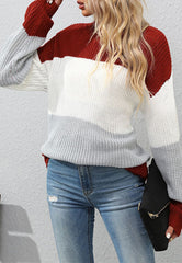 Suéter tricolor con cuello alto