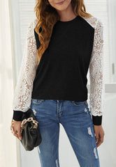 Suéter con mangas de encaje en contraste