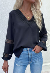 Blusa con cuello en V y detalle de crochet