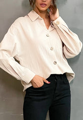 Polo clásico con botones en contraste