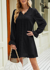 Vestido de lunares suizos con ribete de encaje de crochet