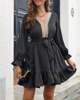 Vestido con dobladillo con volantes y ribete de crochet