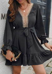 Vestido con dobladillo con volantes y ribete de crochet