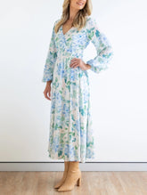 Kleid mit Blumendruck und geraffter Taille