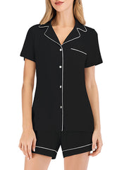 Lounge-Set mit Kontrastpaspeln und Knöpfen