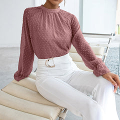 Blusa de lunares suizos con cuello alto