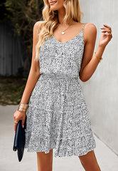 Vestido de guepardo con cuello en V y capas