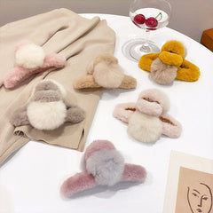 Weiche Haarklammer mit Pompom