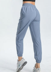 Pantalón deportivo de tiro alto con cordón