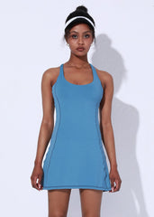 Mini-Trainingskleid mit gekreuzten Trägern am Rücken