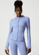 Chaqueta activa con capucha y cremallera