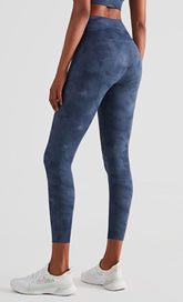 Weiche, butterweiche Fitness-Leggings mit hoher Taille und Batikmuster