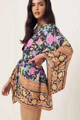 Kurzer Bademantel, Kimono, Staubmantel