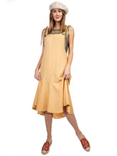 Schickes Kleid mit Volant-Schürze