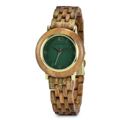 Reloj de madera con temperamento elegante y sencillo