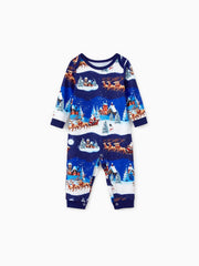 Passendes Familien-Pyjama-Set mit Weihnachtsmannschlitten und Rentier