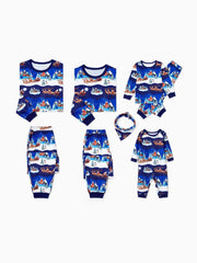 Passendes Familien-Pyjama-Set mit Weihnachtsmannschlitten und Rentier