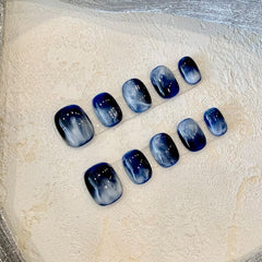 Einfache Nagelaufkleber mit schwarzem Katzenauge und Farbverlauf